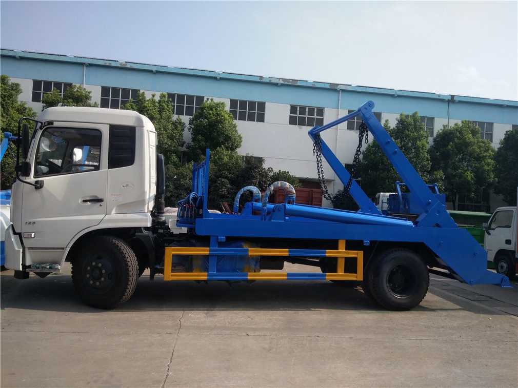 东风天锦摆臂垃圾车（12方）