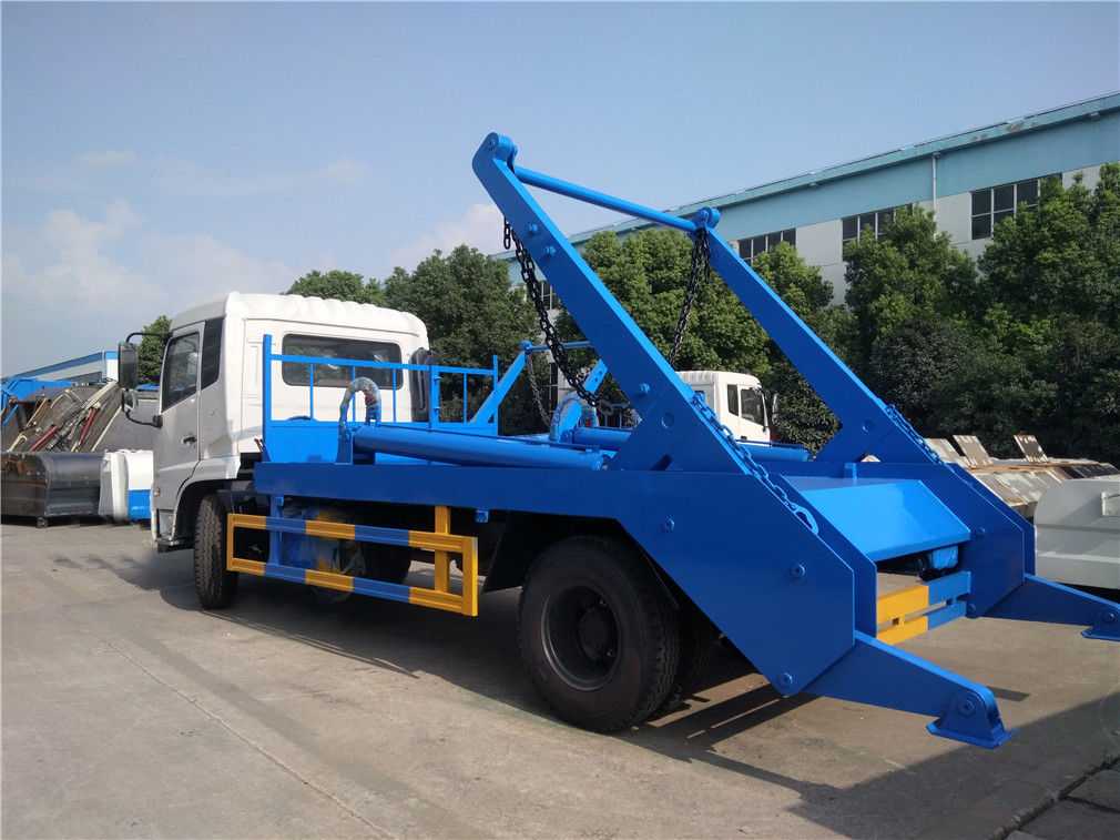 东风天锦摆臂垃圾车（12方）