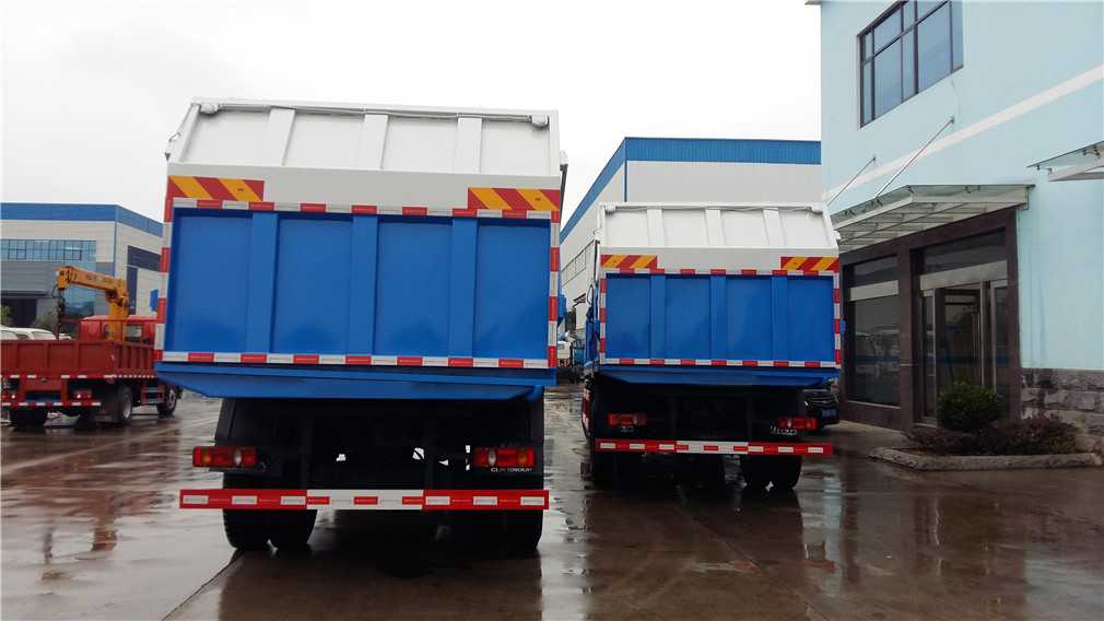 东风天锦15方对接式垃圾车