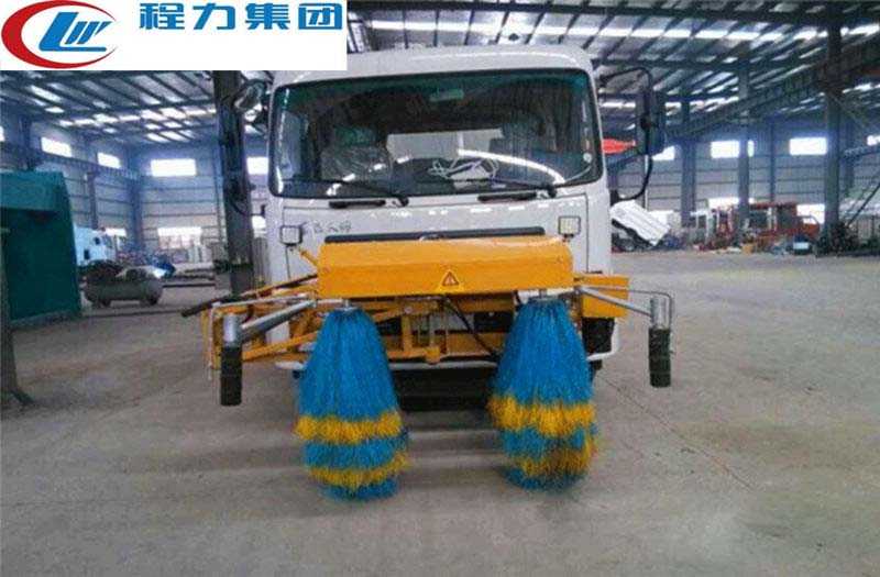 扫路车带高速清洗刷