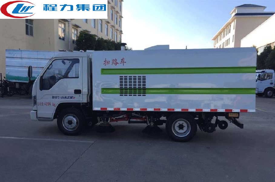 福田时代蓝牌扫路车