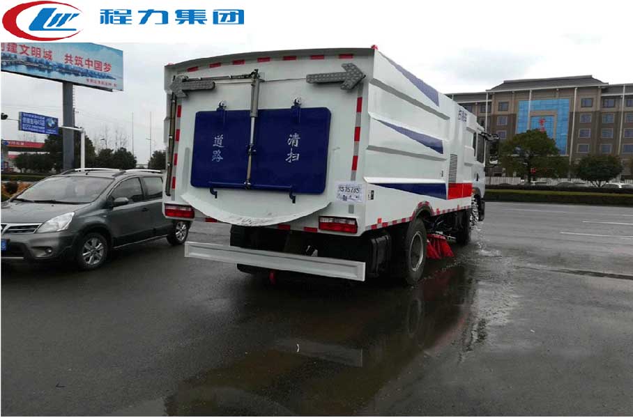 东风大多利卡10方扫路车