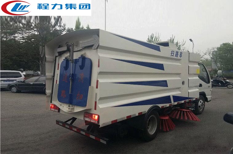 8方江铃扫路车