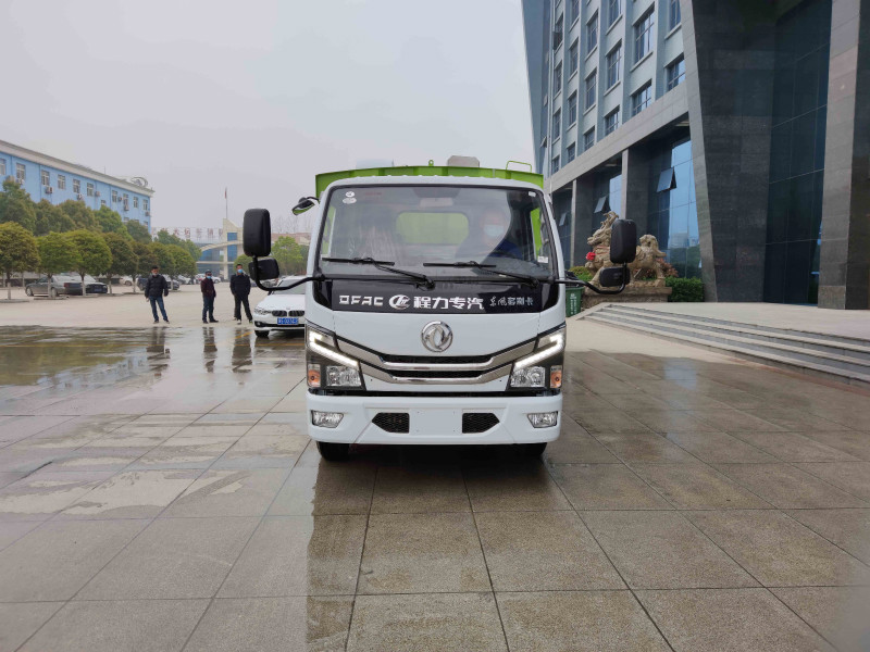 国六东风福瑞卡扫路车